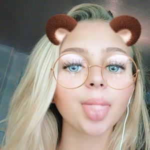 Meet your Posher, Anastazia